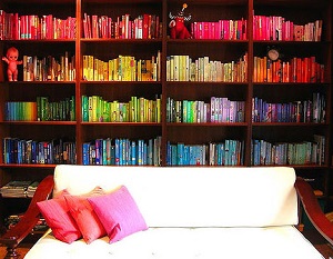 bookcase-sorted-by-color